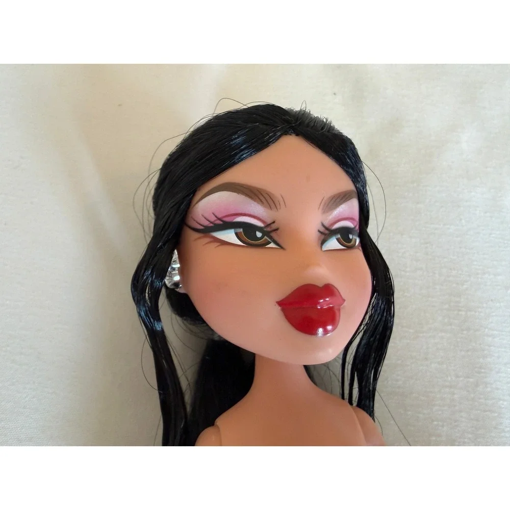 Bratz Jade Doll MGA Entertainment 2001 Long Black Hair Missing Foot for Parts